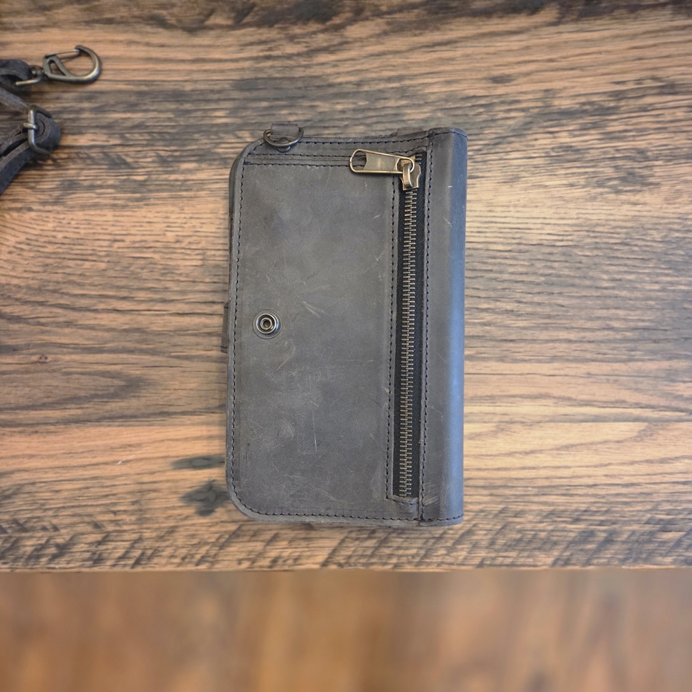 Love41 Leather Wallet/phone Crossbody - Picture 3 of 4